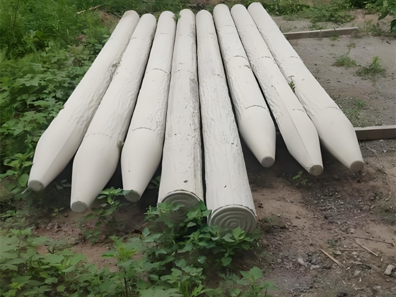 水泥樁批發(fā)廠家泓樺錦嘉-水泥仿木樁適合哪些場景使用？